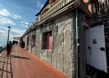 IMG_20241209_104622.jpg - Locale Commerciale Passeggiata Anita Garibaldi, Genova - foto 11