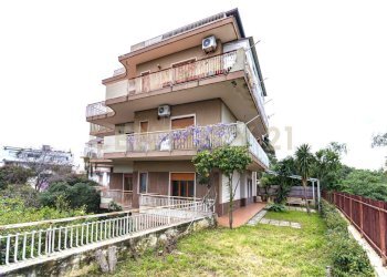 IMG_0578.jpg - Quadrilocale Via Elio Vittorini 14, Aci Castello - foto 1