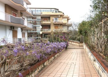 IMG_0501.jpg - Quadrilocale Via Elio Vittorini 14, Aci Castello - foto 3