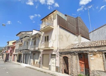 Immagine 2025-10-03 182729.jpg - Villa Via Galliano 209, Randazzo - foto 4