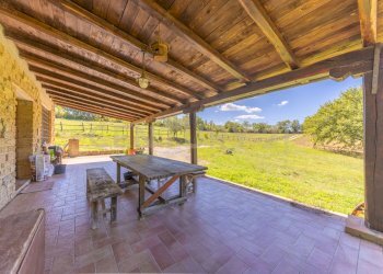 barbaranoromano-casale-portico(1).jpg - Casale località san quirichello, Barbarano Romano - foto 10