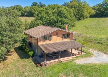 barbaranoromano-casale-esterno(1).jpg - Casale località san quirichello, Barbarano Romano - foto 11