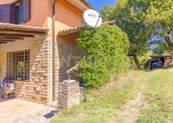 barbaranoromano-casale-esterno(9).jpg - Casale località san quirichello, Barbarano Romano - foto 13