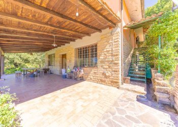 barbaranoromano-casale-esterno(8).jpg - Casale località san quirichello, Barbarano Romano - foto 15