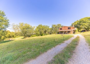 barbaranoromano-casale-esterno(19).jpg - Casale località san quirichello, Barbarano Romano - foto 20