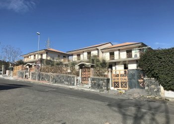 000.JPG - Casa indipendente via Vincenzo Ricca, Catania - foto 2