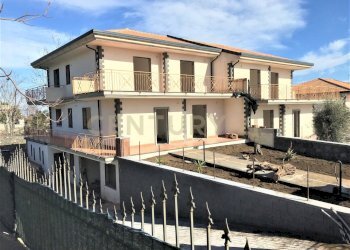 002.JPG - Casa indipendente via Vincenzo Ricca, Catania - foto 3