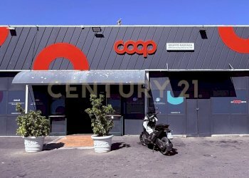 155404a6-ffdb-46ad-8692-1c91792cf5b3.jpg - Locale Commerciale Via Galermo 185, Catania - foto 1