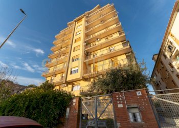 Via Etnea 46 gravina ct (4).jpg - Appartamento Via Due Obelischi 48, Gravina di Catania - foto 2