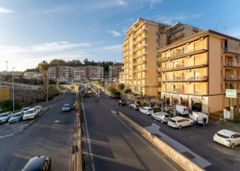 Via Etnea 46 gravina ct (1).jpg - Appartamento Via Due Obelischi 48, Gravina di Catania - foto 5