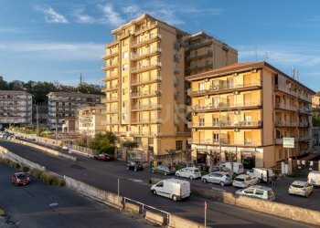 Via Etnea 46 gravina ct (2).jpg - Appartamento Via Due Obelischi 48, Gravina di Catania - foto 6