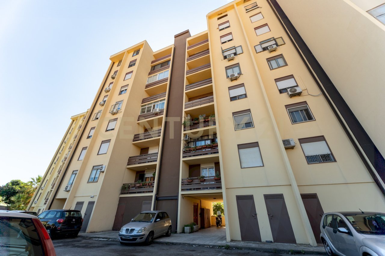 Viale Castagnola 17 CT (1).jpg - Three-room apartment VIALE CASTAGNOLA 17, Catania - photo 1