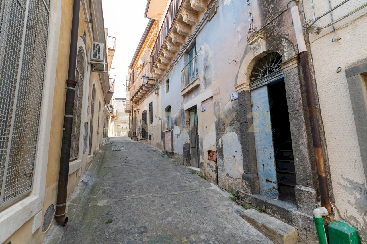 Via A.Manzoni 8 (1).jpg - Rustico Via Alessandro Manzoni 10, Motta Sant'Anastasia - foto 3