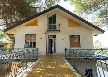 Via Madonna del Carmelo 19 (4).jpg - Villa Via Madonna del Carmelo 19, Ragalna - foto 4