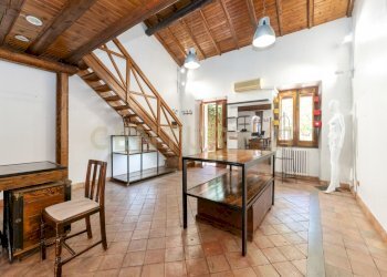 Piazza Umberto I (24).jpg - Locale Commerciale Via Etnea 90, Mascalucia - foto 1