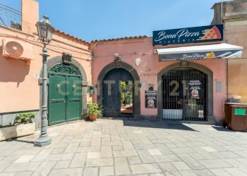 Piazza Umberto I (5).jpg - Locale Commerciale Via Etnea 90, Mascalucia - foto 6