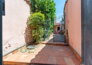 Piazza Umberto I (6).jpg - Locale Commerciale Via Etnea 90, Mascalucia - foto 7