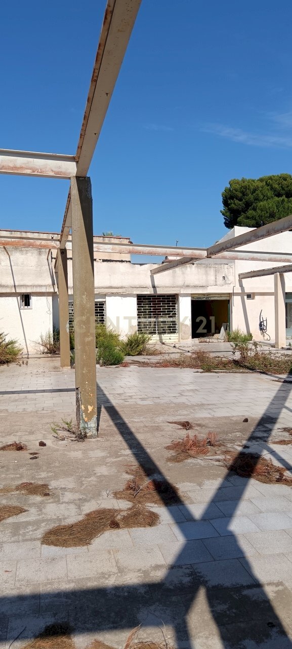 IMG_20251010_111647 (3).jpg - Locale Commerciale Viale dei Lidi 433, Siracusa - foto 2