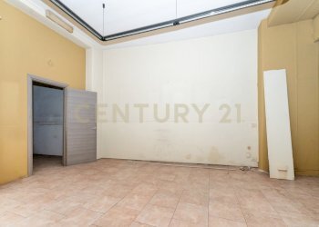 Bottega via Fulci 13 ct (10).jpg - Locale Commerciale Via Antonio Santangelo Fulci 13, Catania - foto 10