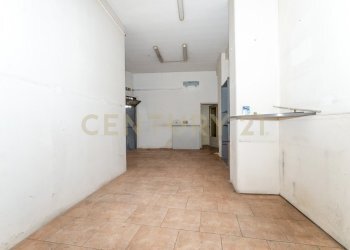 Bottega via Fulci 13 ct (17).jpg - Locale Commerciale Via Antonio Santangelo Fulci 13, Catania - foto 17