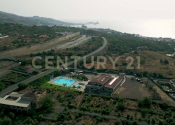 IMG-20250704-WA0181.jpg - Palestra e Impianti Sportivi Via Napoli sn, Aci Castello - foto 1