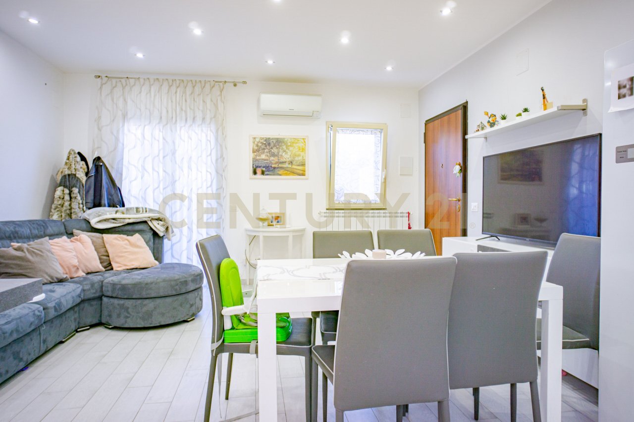 DSC04239.jpg - Trilocale Via Giuseppe Simili 73, Gravina di Catania - foto 1