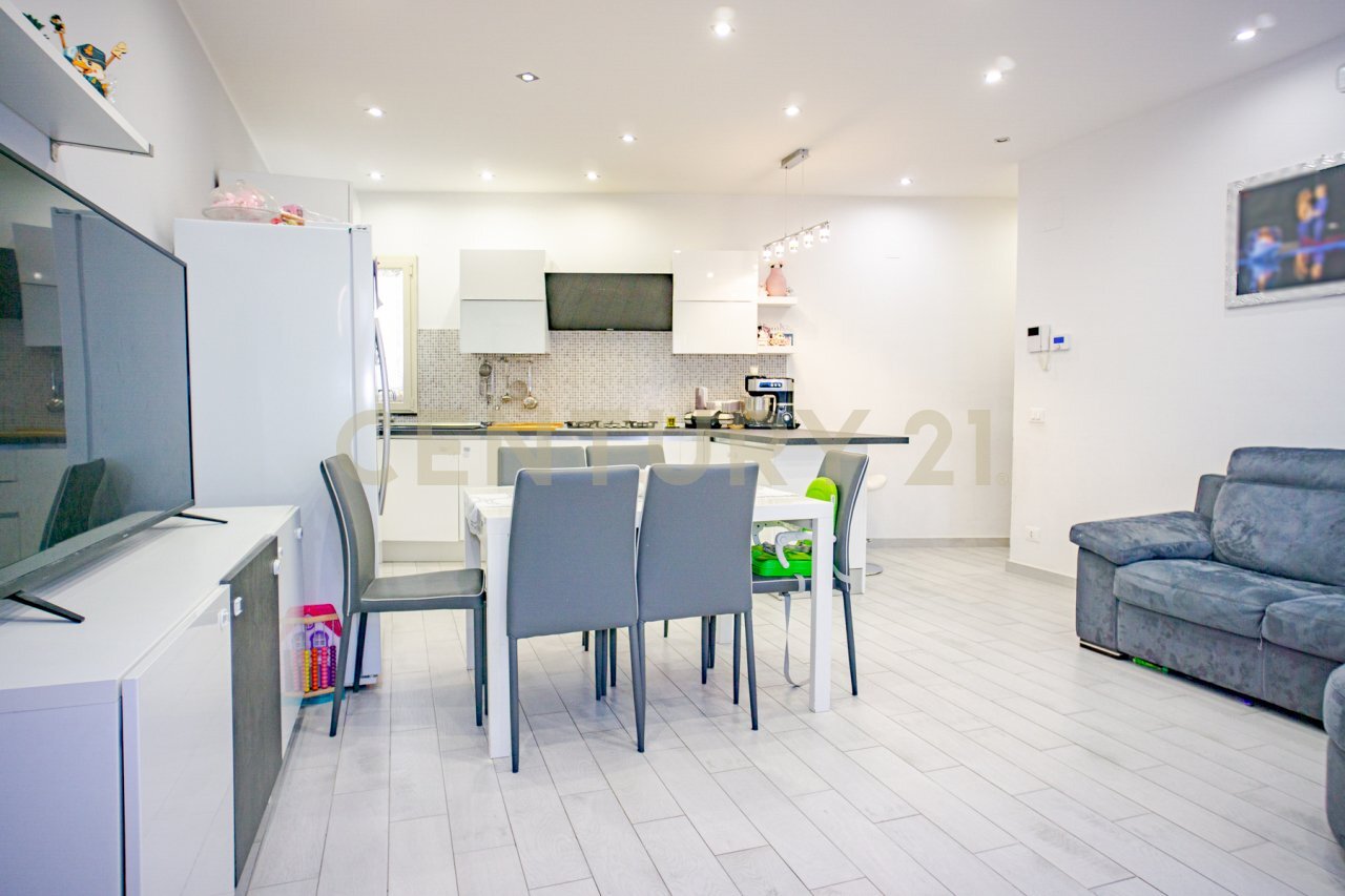 DSC04235.jpg - Trilocale Via Giuseppe Simili 73, Gravina di Catania - foto 3