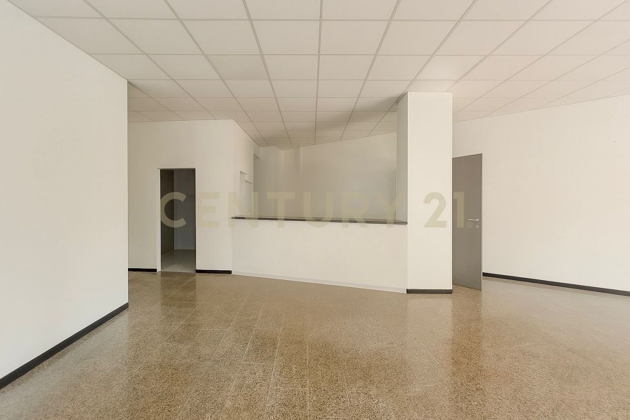 WhatsApp Image 2025-07-11 at 20.04.55.jpeg - Commercial Premises Piazza Vittorio Emanuele, Nicolosi - photo 2