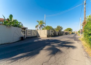 Esterni, garage e depandance (1).jpg - Villa via cristoforo colombo 19, San Pietro Clarenza - photo 30