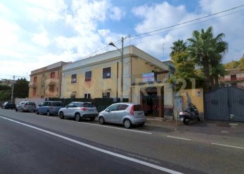 PicsArt_11-10-09.20.48.jpg - Villa Via Livorno 97, Aci Castello - foto 2