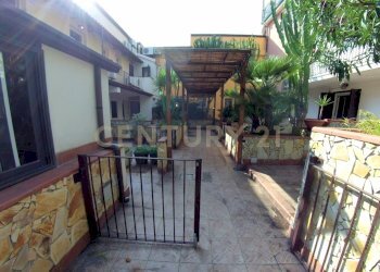 area dei 4 appartamenti (2).jpg - Villa Via Livorno 97, Aci Castello - foto 6