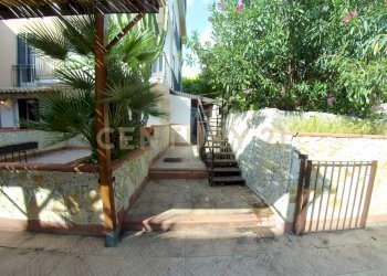 area dei 4 appartamenti (3).jpg - Villa Via Livorno 97, Aci Castello - foto 7