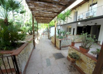 area dei 4 appartamenti (7).jpg - Villa Via Livorno 97, Aci Castello - foto 12