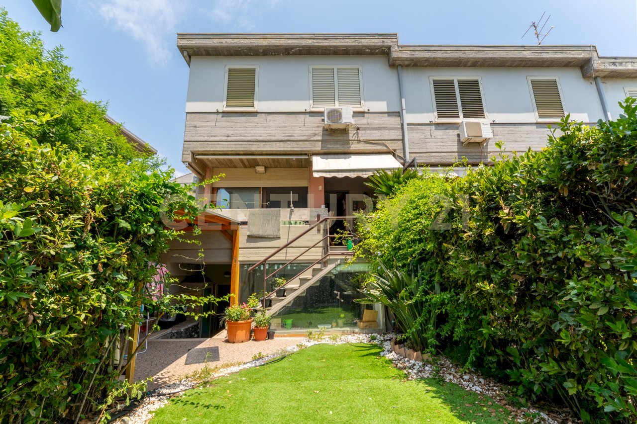 Via Brenta 21 (18).jpg - Terraced Villa Via Brenta 21, San Gregorio di Catania - photo 1