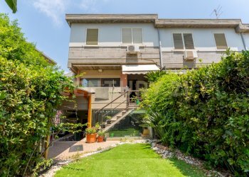 Via Brenta 21 (18).jpg - Villa a Schiera Via Brenta 21, San Gregorio di Catania - foto 1