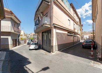 Via San Martino 10 (1).jpg - Villa Via San Martino 10, Camporotondo Etneo - foto 2