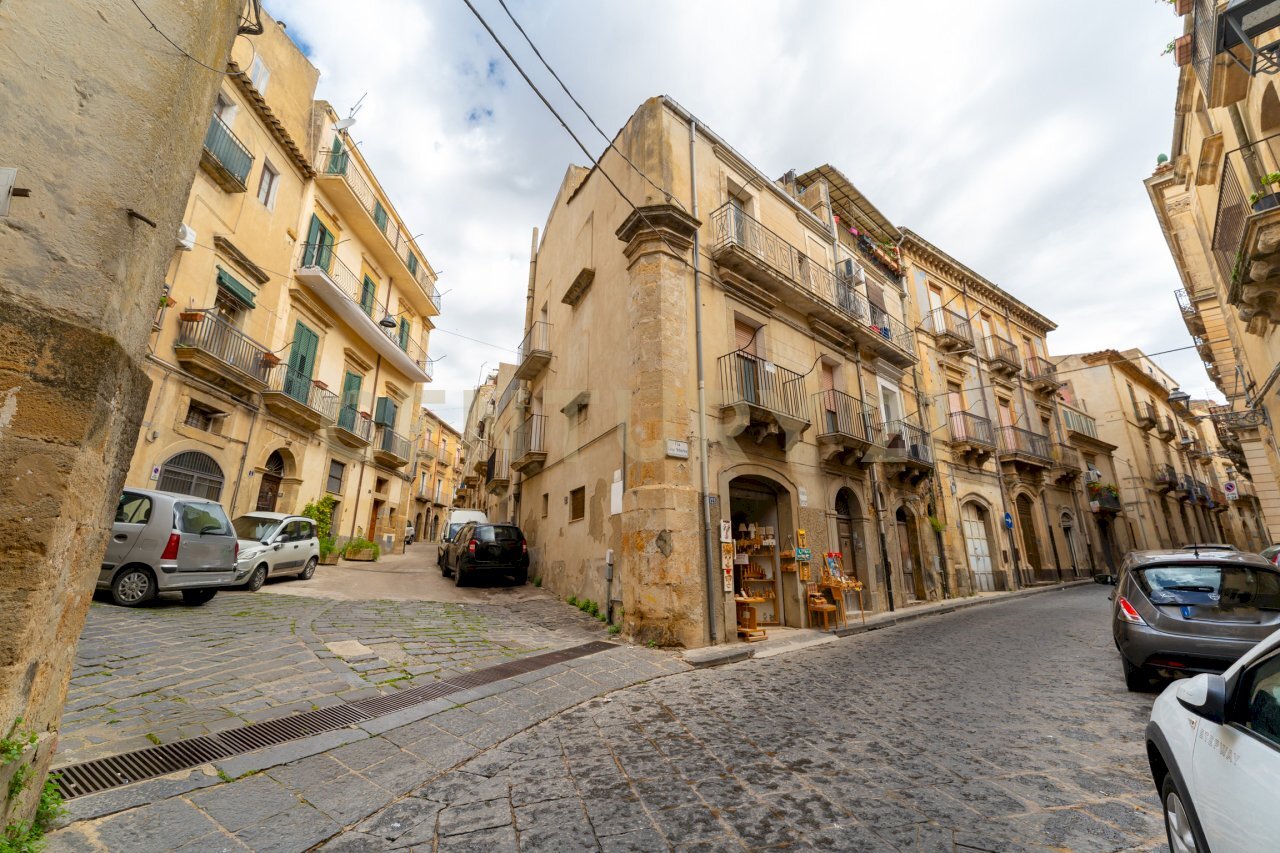Via Luigi Sturzo Caltagirone (1).jpg - Four-room apartment VIA LUIGI STURZO 129, Caltagirone - photo 3