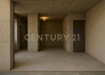 WhatsApp Image 2025-04-30 at 12.53.30.jpeg - Locale Commerciale Viale Mario Rapisardi 118, Catania - foto 1