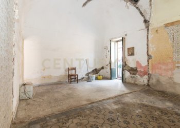 Via Duca di Massa 17 (8).jpg - Villa Via Duca di Massa 17/19, Aci Castello - foto 11