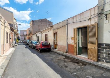 Via Duca di Massa 17 (3).jpg - Villa Via Duca di Massa 17/19, Aci Castello - foto 27