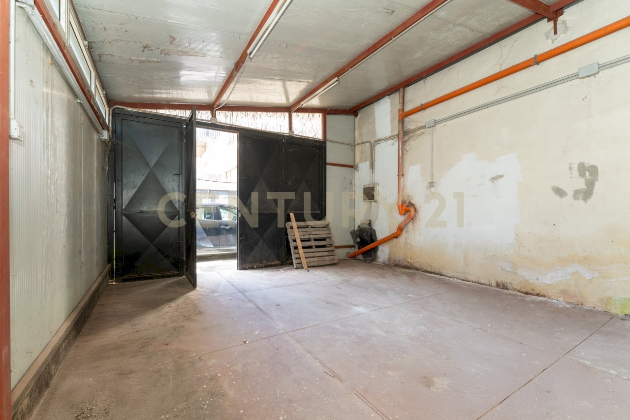 Deposito + garages (24).jpg - Box Via Antonio de Curtis 27, Misterbianco - foto 1