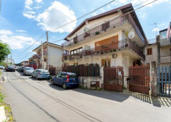 Deposito + garages (1).jpg - Box Via Antonio de Curtis 27, Misterbianco - foto 2