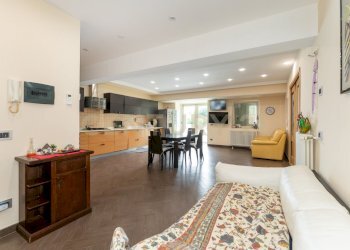 Via G.Pezzana 11 (25).jpg - Villa Via G. Pezzana 11, Aci Castello - foto 18