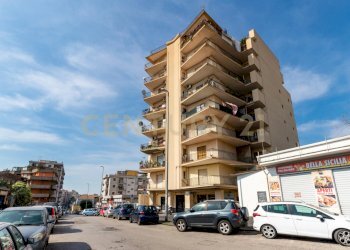 Via Enrico Ferri 15 CT (1).jpg - Quadrilocale Via Enrico Ferri 15, Catania - foto 1