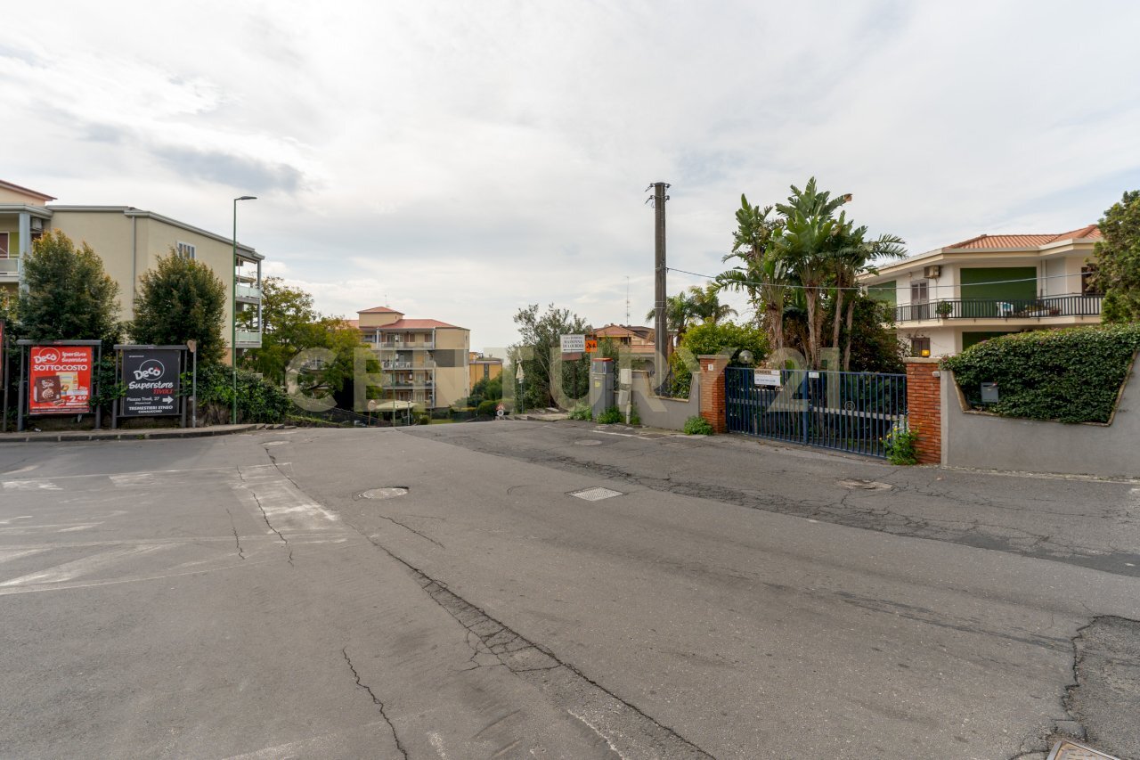 Via Convento del Carmine 6 (2).jpg - Magazzino Via Convento del Carmine 6, Tremestieri Etneo - foto 1