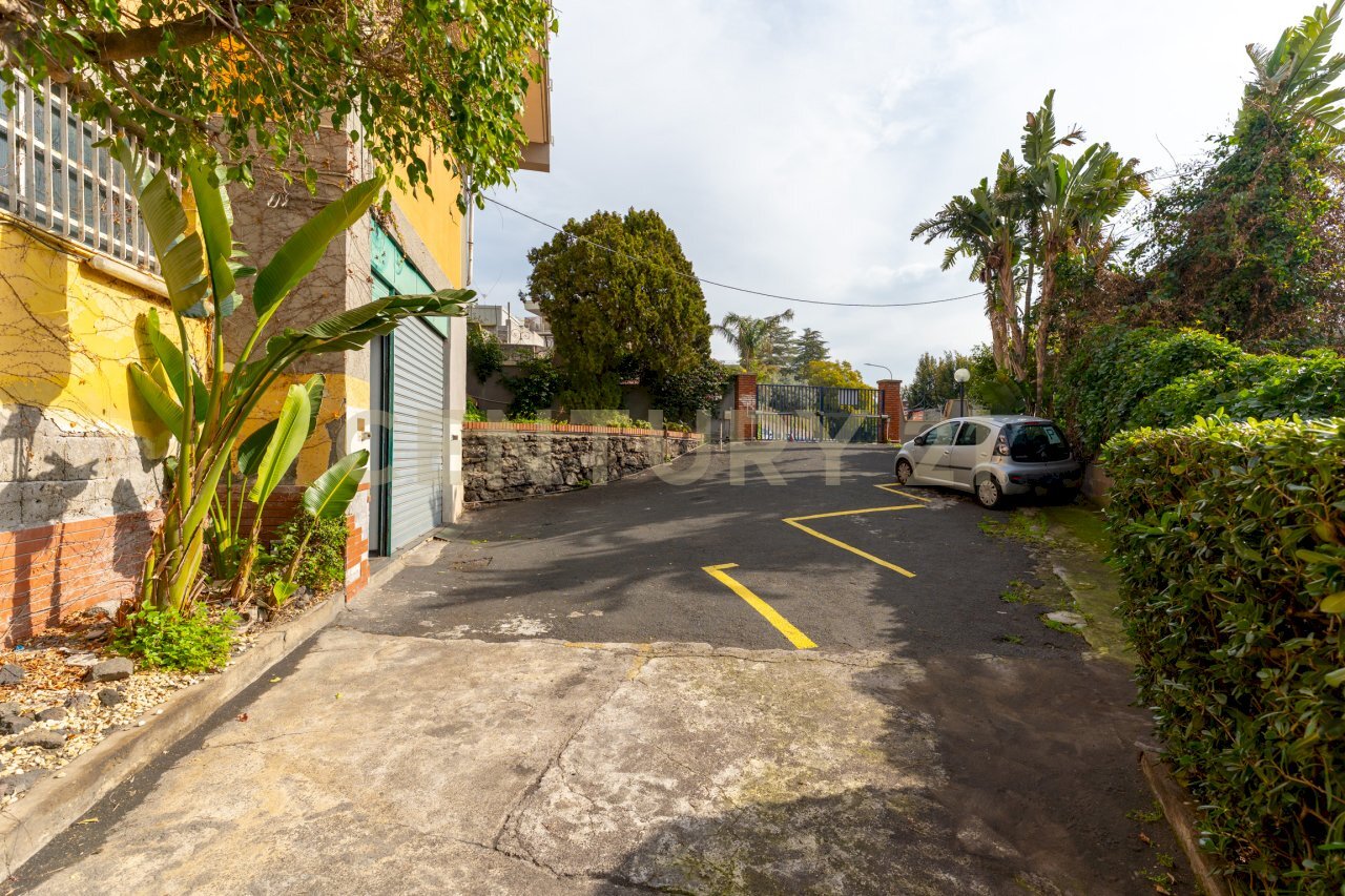 Via Convento del Carmine 6 (4).jpg - Magazzino Via Convento del Carmine 6, Tremestieri Etneo - foto 3