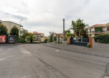 Via Convento del Carmine 6 (2).jpg - Magazzino Via Convento del Carmine 6, Tremestieri Etneo - foto 1