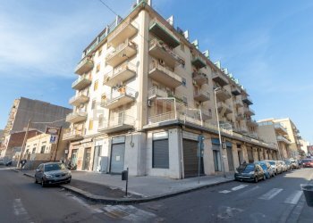 Via Timoleone 1A CT (1).jpg - Locale Commerciale Via Timoleone 1a, Catania - foto 2