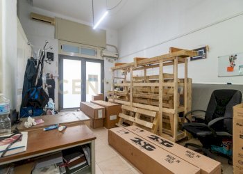 Via Timoleone 1A CT (6).jpg - Locale Commerciale Via Timoleone 1a, Catania - foto 5