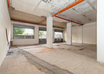 Botteghe e garage gravina (6).jpg - Supermarket - Minimarket Via Giuseppe Mazzini 35, Gravina di Catania - photo 6